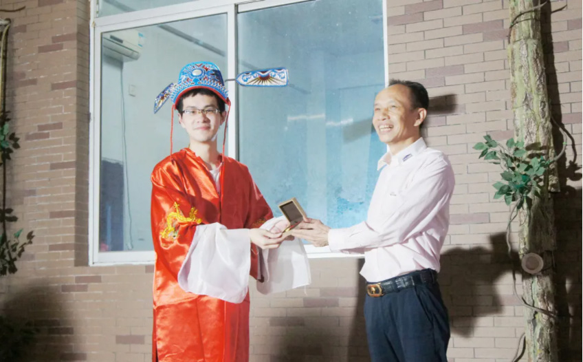 黨建進(jìn)行時(shí)：“泉心全意，工力同心”博餅活動(dòng)凝聚人心，和諧友愛(ài)！